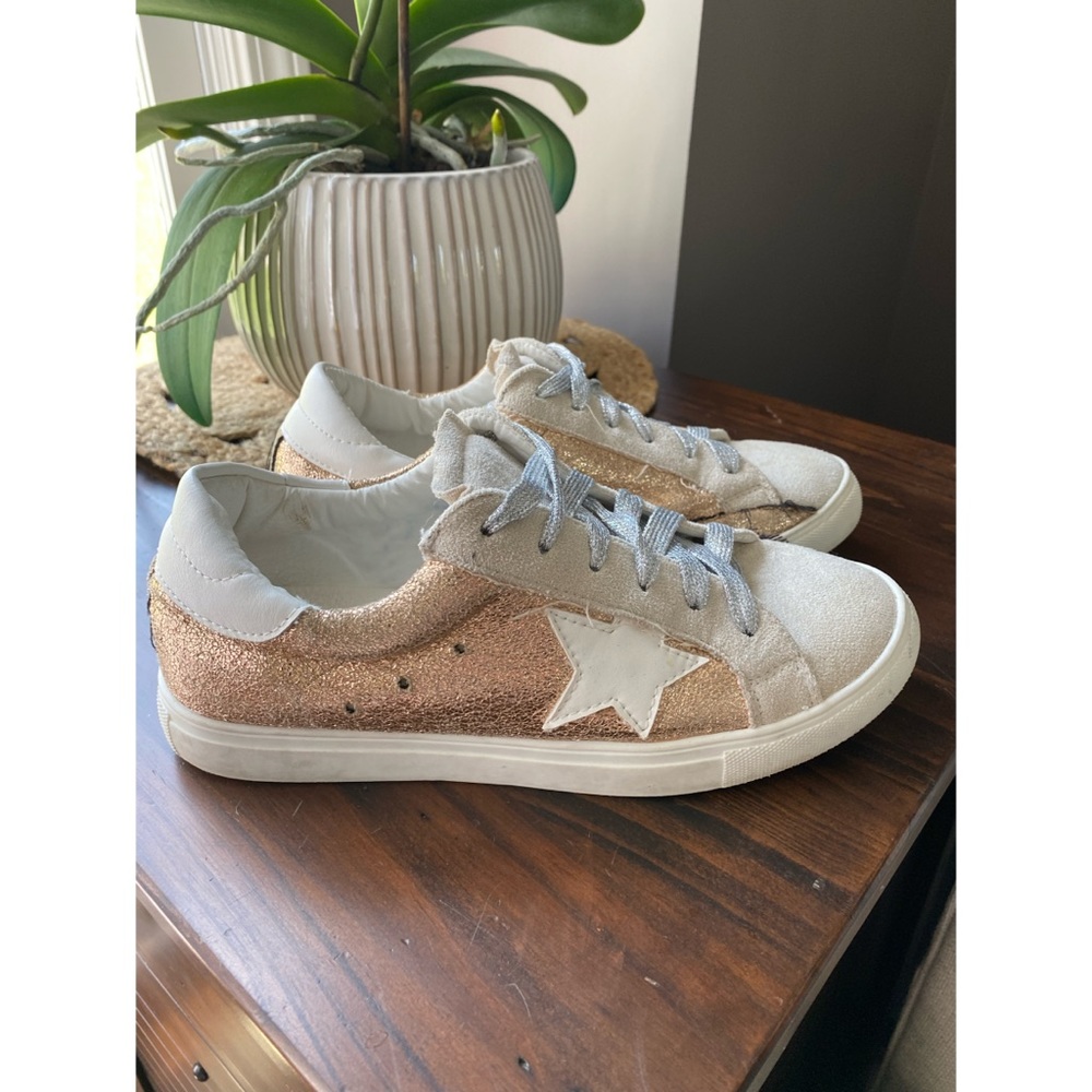 Big star look alike shoes.